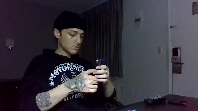 Snapshot of Jbenz420 chatting on 03-11-26, 11:00 Jbenz420 online show from 03-11-26, 11:00