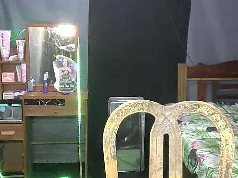 miss ele online show from 10-15-25, 11:49