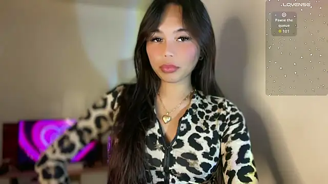 Snapshot of _petitegirlx69_ chatting on 01-09-26, 05:48 petitegirlx69 online show from 01-09-26, 05:48