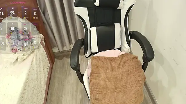 Bae Gigii online show from 12-19-25, 12:34