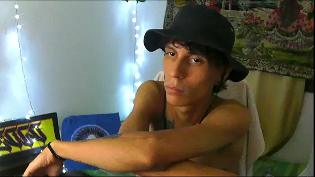 Crxxxsh online show from 09-10-25, 02:44