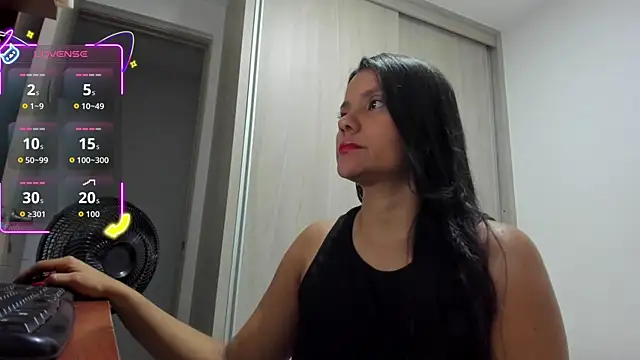 Snapshot of Carol_sua chatting on 10-17-25, 11:29 Carol sua online show from 10-17-25, 11:29