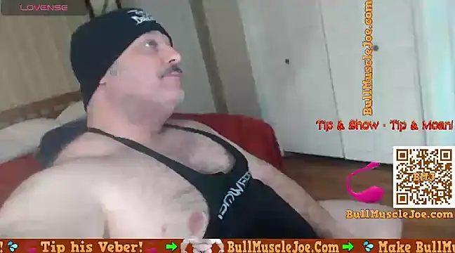 Snapshot of bullmusclejoe chatting on 12-09-24, 01:40 bullmusclejoe online show from 12-09-24, 01:40
