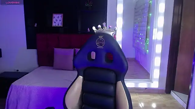  Charlotte Collins  online show from 09-18-25, 03:25