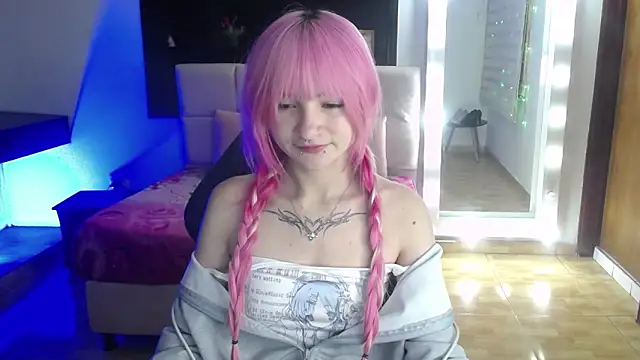  Charlotte Collins  online show from 05-07-26, 03:06