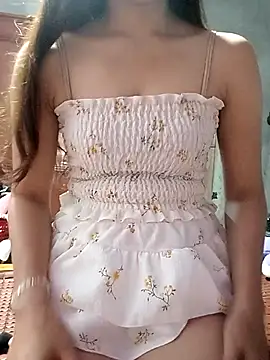 Snapshot of mymy06 chatting on 10-06-25, 04:15 mymy06 online show from 10-06-25, 04:15