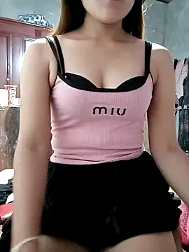 Snapshot of mymy06 chatting on 10-12-25, 11:09 mymy06 online show from 10-12-25, 11:09