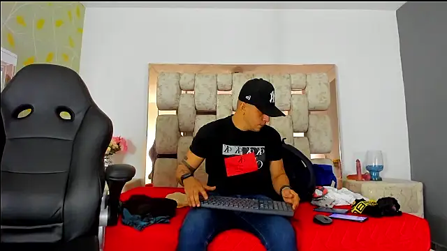AngelAndChris online show from 09-17-25, 12:07