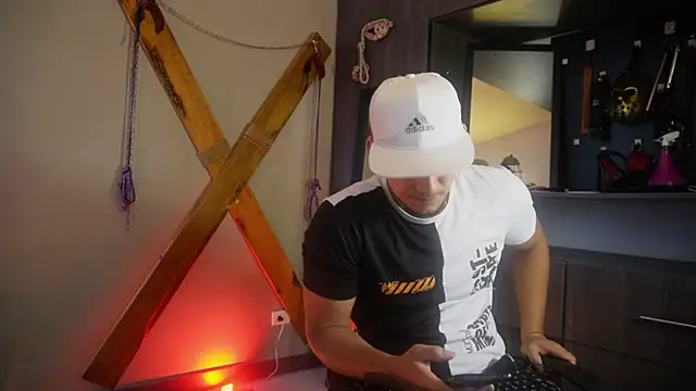 massimo vidal  online show from 09-15-25, 02:50