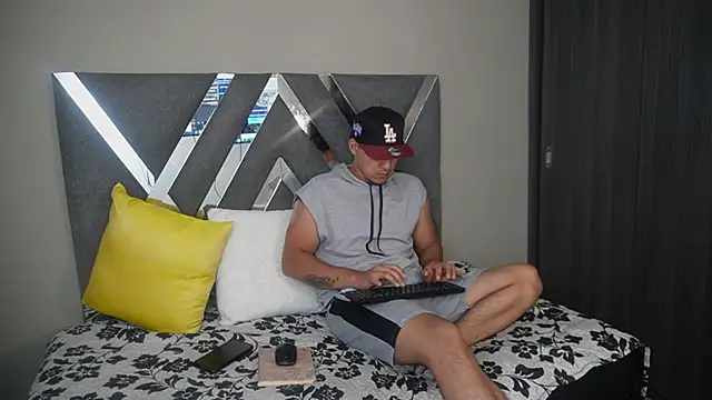 massimo vidal  online show from 09-23-25, 12:08