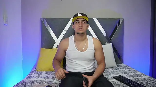 massimo vidal  online show from 10-11-25, 02:55