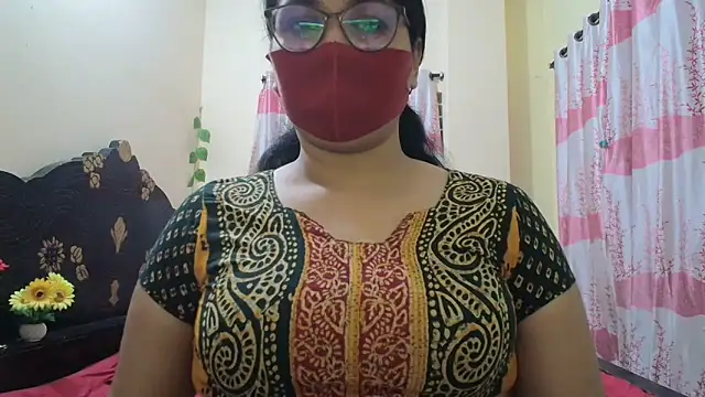 Snapshot of Elena_cruz5 chatting on 03-06-26, 05:31 Elena cruz5 online show from 03-06-26, 05:31