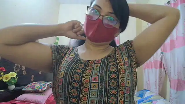 Snapshot of Elena_cruz5 chatting on 03-08-26, 06:23 Elena cruz5 online show from 03-08-26, 06:23