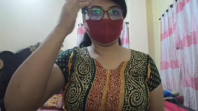 Snapshot of Elena_cruz5 chatting on 03-11-26, 05:52 Elena cruz5 online show from 03-11-26, 05:52