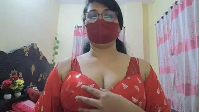 Snapshot of Elena_cruz5 chatting on 03-13-26, 06:36 Elena cruz5 online show from 03-13-26, 06:36