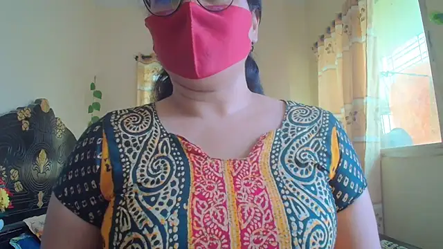 Snapshot of Elena_cruz5 chatting on 03-18-26, 07:55 Elena cruz5 online show from 03-18-26, 07:55