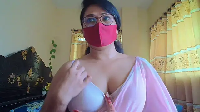 Snapshot of Elena_cruz5 chatting on 03-25-26, 06:41 Elena cruz5 online show from 03-25-26, 06:41