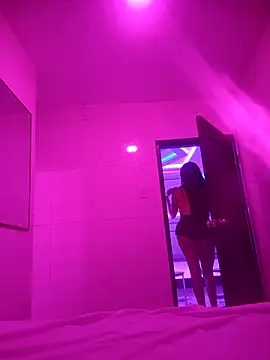 SaraBust online show from 11-21-25, 09:02