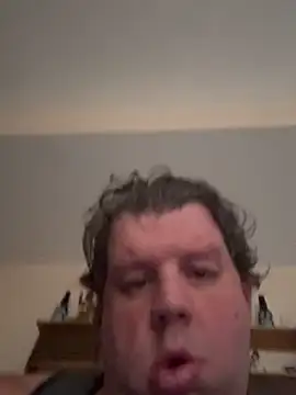 Snapshot of Stephanie1984 chatting on 10-17-25, 05:26 Stephanie1984 online show from 10-17-25, 05:26