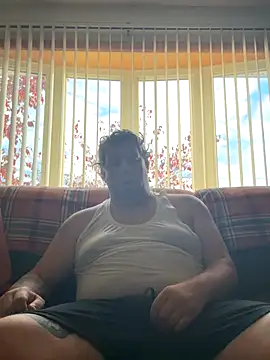 Snapshot of Stephanie1984 chatting on 11-01-25, 12:29 Stephanie1984 online show from 11-01-25, 12:29