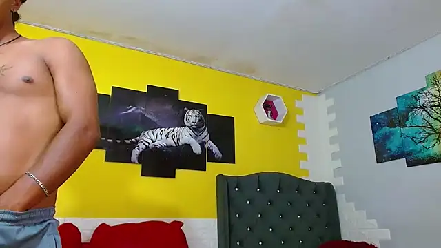 bull cam online show from 10-20-25, 05:35