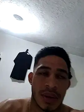 Snapshot of KimAguilera chatting on 09-28-25, 05:51 KimAguilera online show from 09-28-25, 05:51