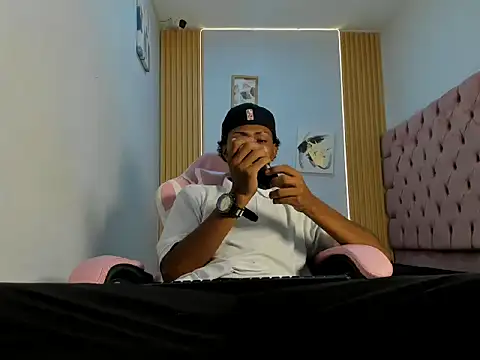 Jax Maliq online show from 10-07-25, 01:47