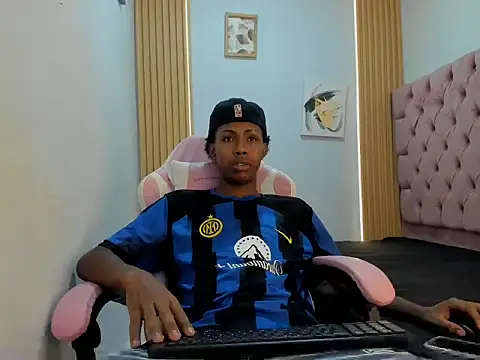 Jax Maliq online show from 10-10-25, 01:37