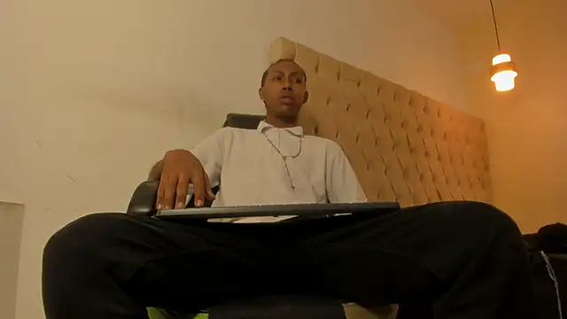 Jax Maliq online show from 11-08-25, 02:23