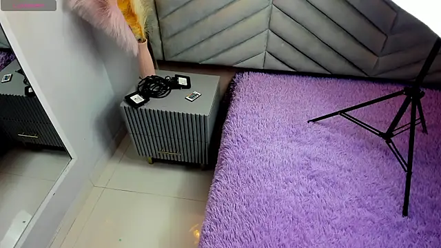 Snapshot of Mia_Valentine_ chatting on 03-07-26, 07:11 Mia Valentine online show from 03-07-26, 07:11