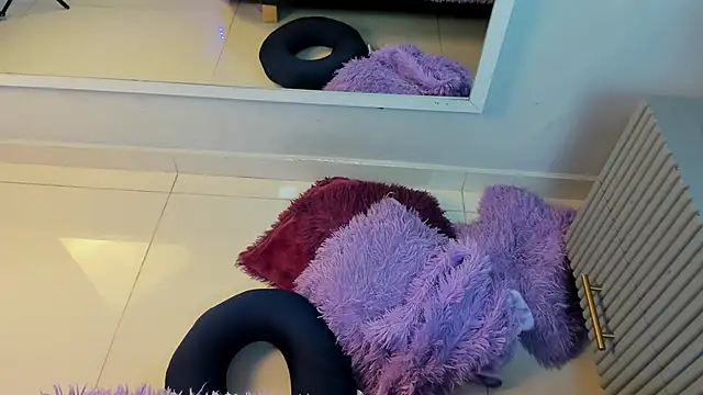 Snapshot of Mia_Valentine_ chatting on 04-14-26, 08:04 Mia Valentine online show from 04-14-26, 08:04