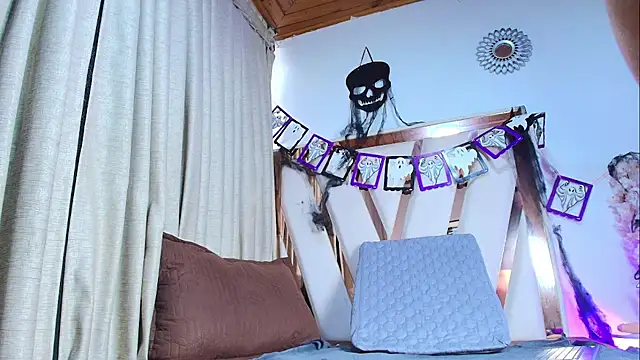 Snapshot of maraa_X chatting on 10-15-25, 08:20 maraa X online show from 10-15-25, 08:20