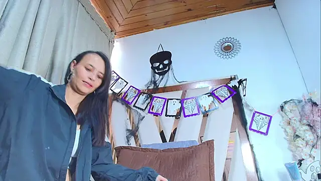 Snapshot of maraa_X chatting on 10-16-25, 07:48 maraa X online show from 10-16-25, 07:48