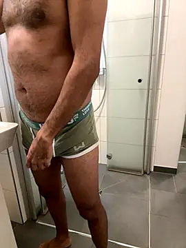 Snapshot of Moan_King chatting on 10-14-25, 05:47 Moan King online show from 10-14-25, 05:47