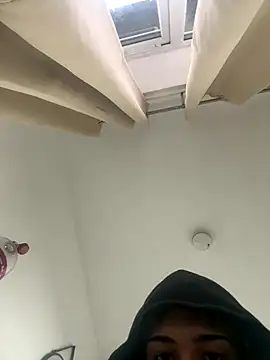 Snapshot of Banandgdjrb chatting on 11-17-25, 04:13 Banandgdjrb online show from 11-17-25, 04:13