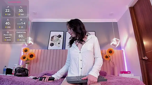 Nina Ford online show from 02-11-26, 03:11