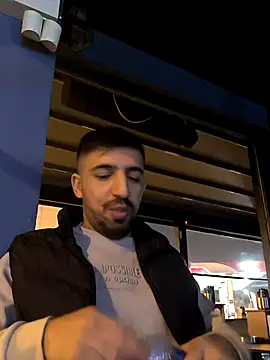 Snapshot of ahmet4090 chatting on 11-06-25, 06:20 ahmet4090 online show from 11-06-25, 06:20