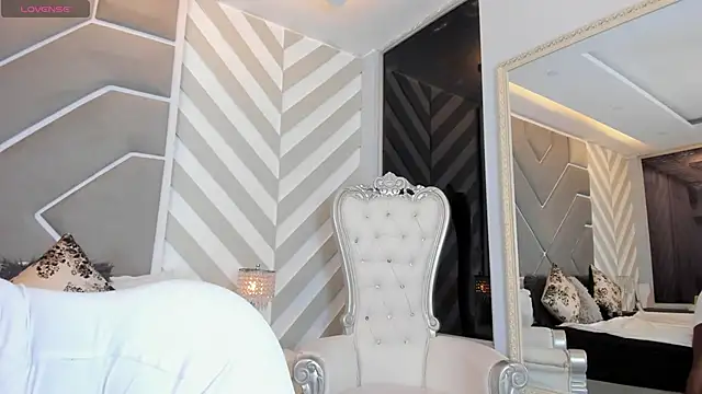 Snapshot of MissMahala_ chatting on 09-20-25, 08:10 MissMahala online show from 09-20-25, 08:10