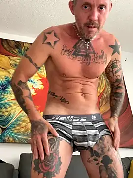 Snapshot of MagicLex1 chatting on 10-12-25, 08:08 MagicLex1 online show from 10-12-25, 08:08