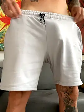 Snapshot of MagicLex1 chatting on 10-13-25, 08:31 MagicLex1 online show from 10-13-25, 08:31