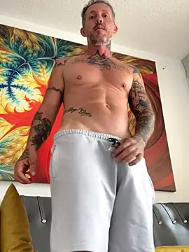 Snapshot of MagicLex1 chatting on 10-20-25, 08:31 MagicLex1 online show from 10-20-25, 08:31