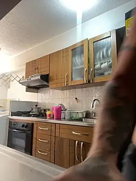 Snapshot of MagicLex1 chatting on 10-23-25, 03:33 MagicLex1 online show from 10-23-25, 03:33