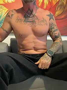 Snapshot of MagicLex1 chatting on 10-24-25, 08:27 MagicLex1 online show from 10-24-25, 08:27