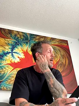 Snapshot of MagicLex1 chatting on 10-27-25, 04:22 MagicLex1 online show from 10-27-25, 04:22