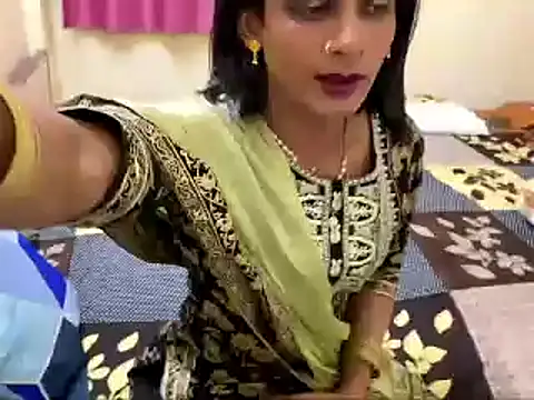 LuvLayla online show from 11-16-25, 04:34