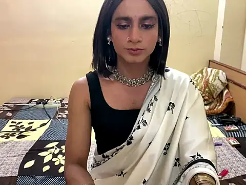 LuvLayla online show from 12-20-25, 07:43