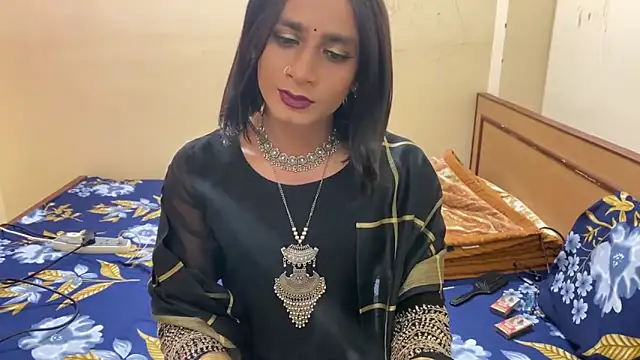 LuvLayla online show from 01-11-26, 08:03