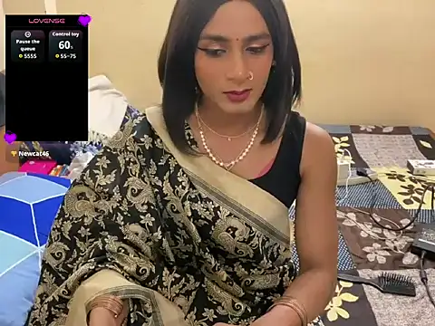 Snapshot of LuvLayla chatting on 04-16-26, 08:31 LuvLayla online show from 04-16-26, 08:31