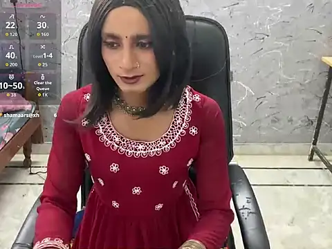 Snapshot of LuvLayla chatting on 07-02-26, 01:05 LuvLayla online show from 07-02-26, 01:05