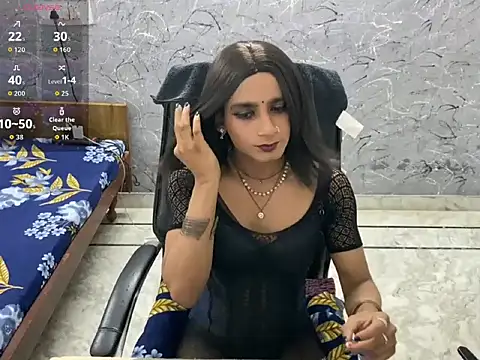 Snapshot of LuvLayla chatting on 07-08-26, 02:05 LuvLayla online show from 07-08-26, 02:05